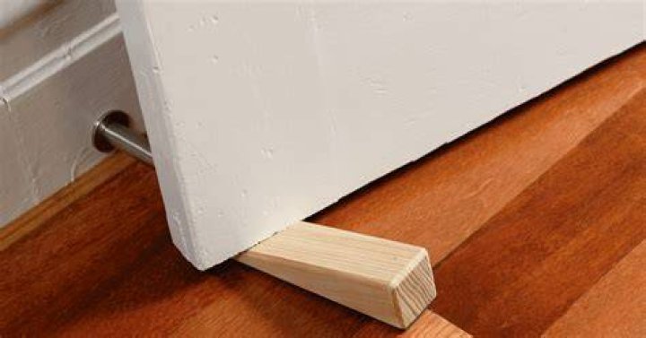 Can a door stop prevent entry